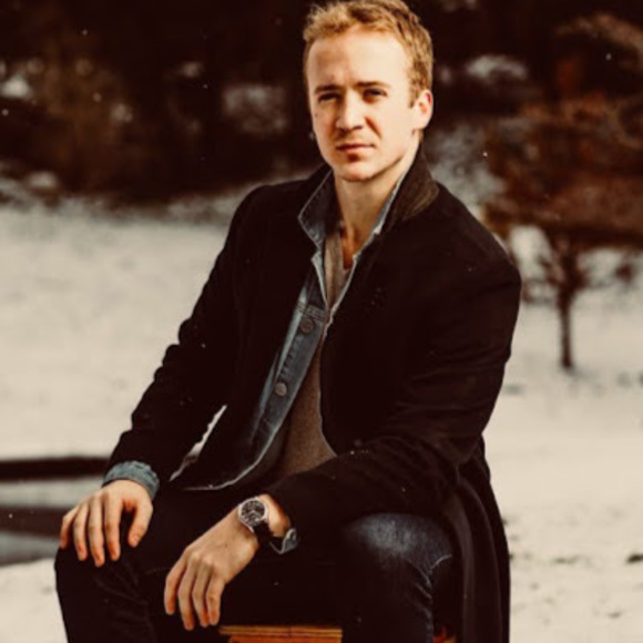 Meet your Posher, Logan - Picture 1 of 1